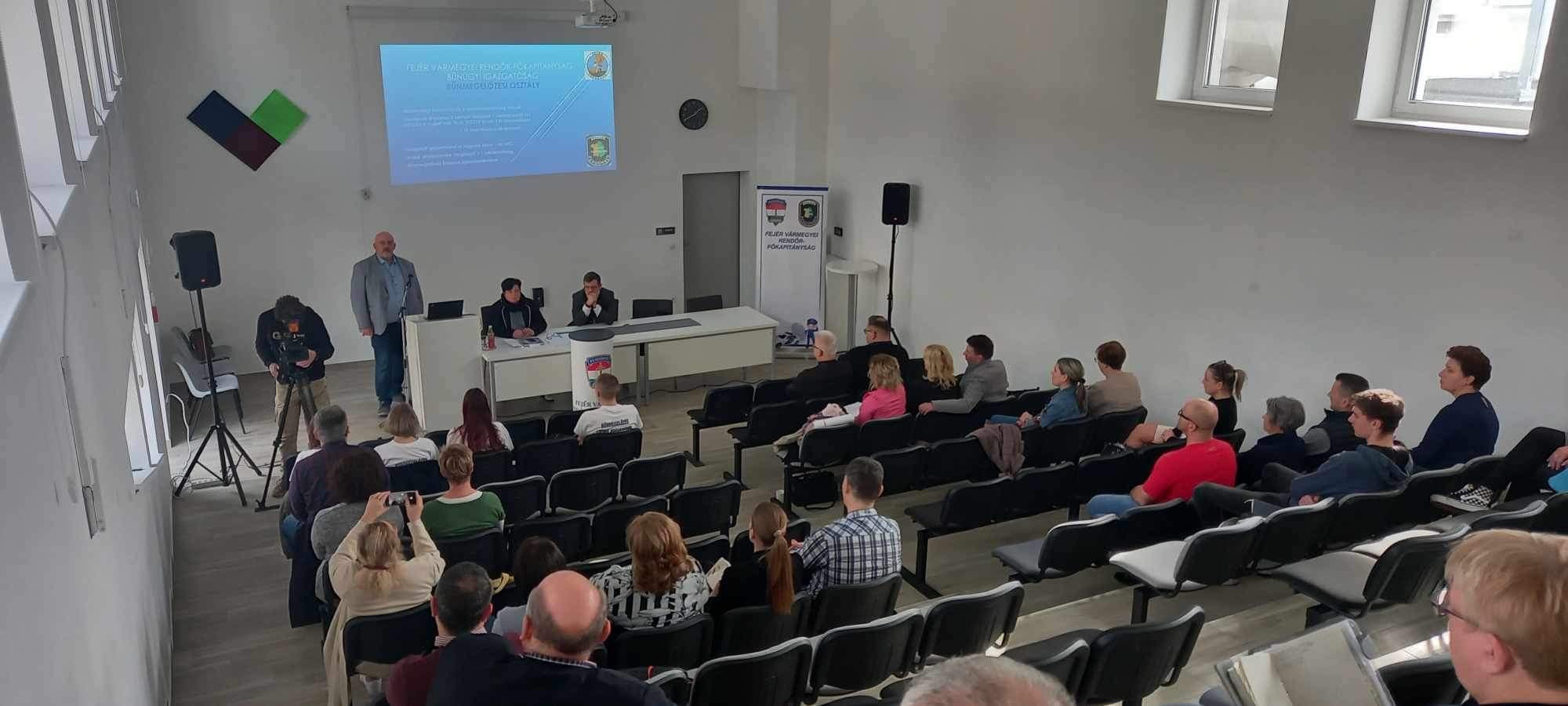 Szakmai nap a bűnmegelőzés jegyében - kerekasztal beszélgetést is tartottak